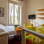 Station 5 Min - Double Bed Caiazzo 4 Guests Wifi アパート ミラノ