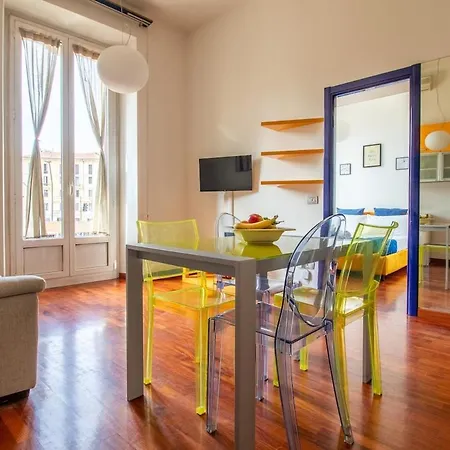 Station 5 Min - Double Bed Caiazzo 4 Guests Wifi ミラノ